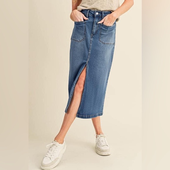 Denim skirt with slit - Picture 1 of 8